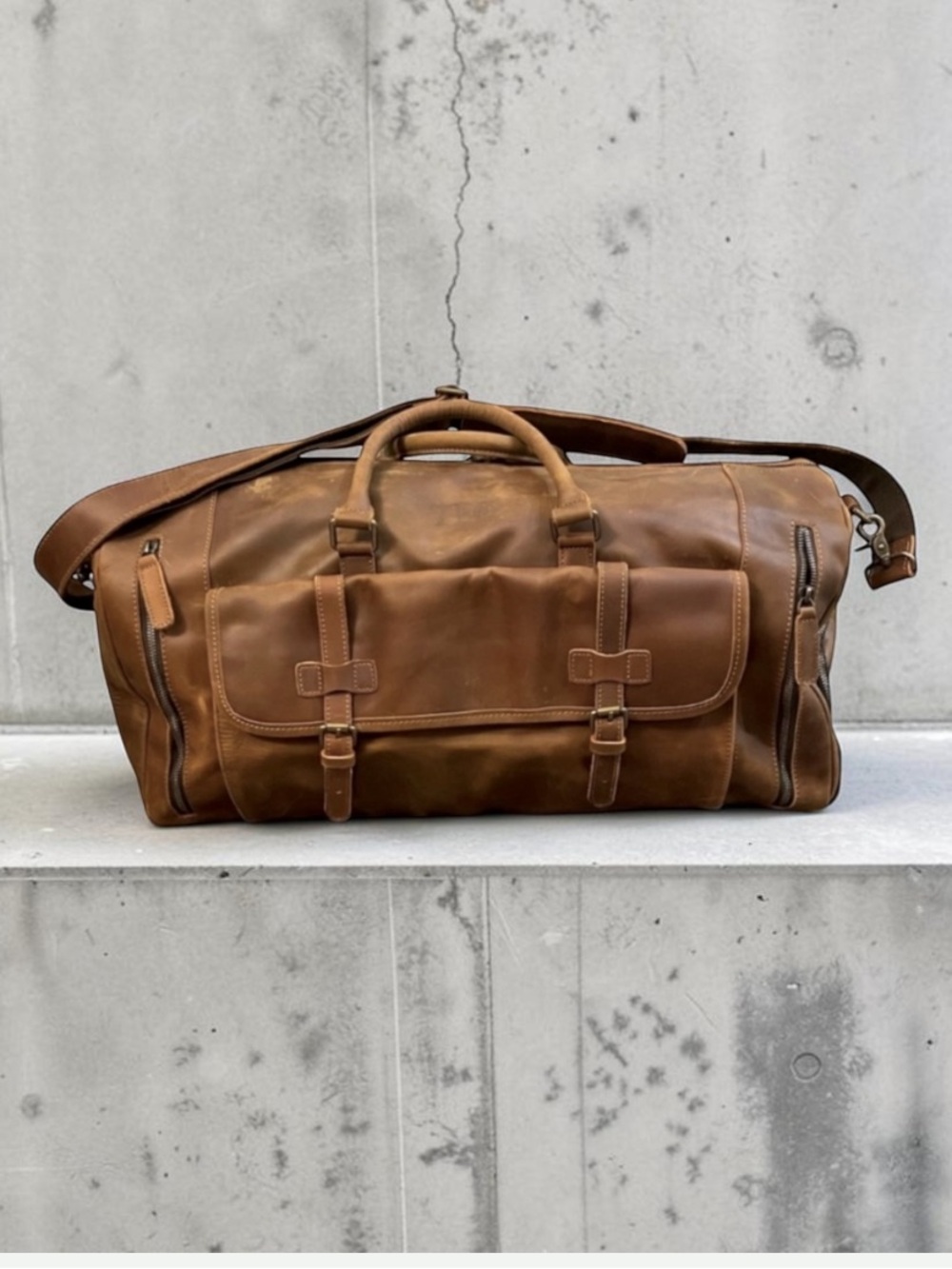 COGNAC LEATHER WEEKEND TRAVEL
DUFFLE BAG LARGE
